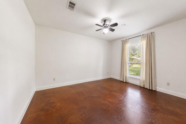 410 Shawnee Drive, Montgomery, TX 77316