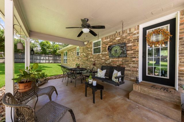 410 Shawnee Drive, Montgomery, TX 77316