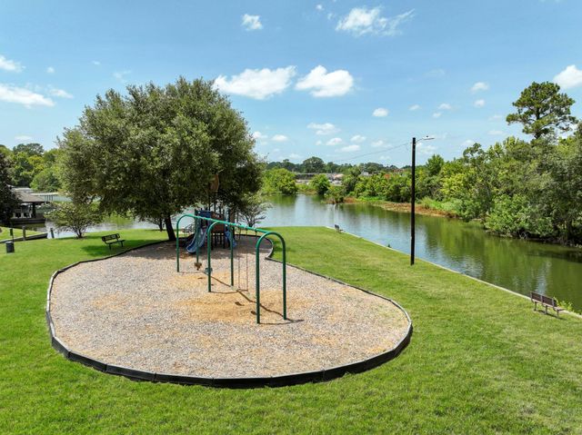410 Shawnee Drive, Montgomery, TX 77316