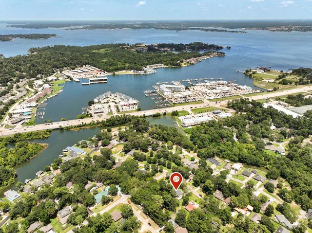 410 Shawnee Drive, Montgomery, TX 77316