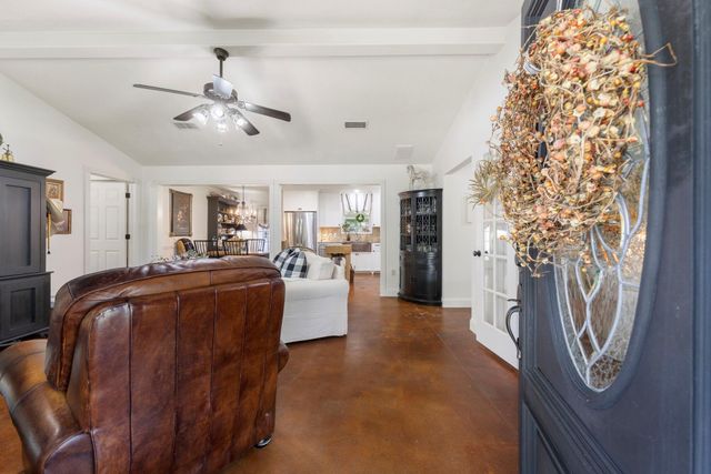410 Shawnee Drive, Montgomery, TX 77316