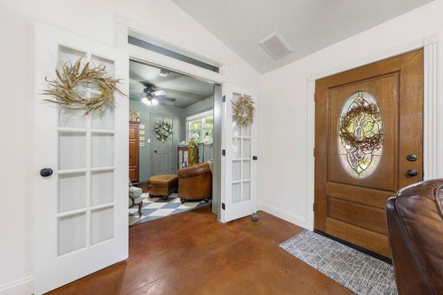 410 Shawnee Drive, Montgomery, TX 77316