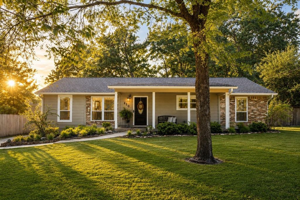 410 Shawnee Drive, Montgomery, TX 77316