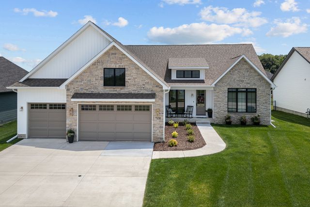 7131 Alvie Lane, Bettendorf, IA 52722