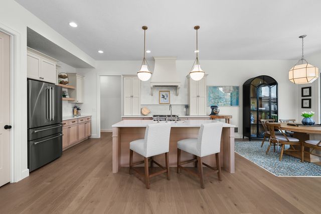 7131 Alvie Lane, Bettendorf, IA 52722