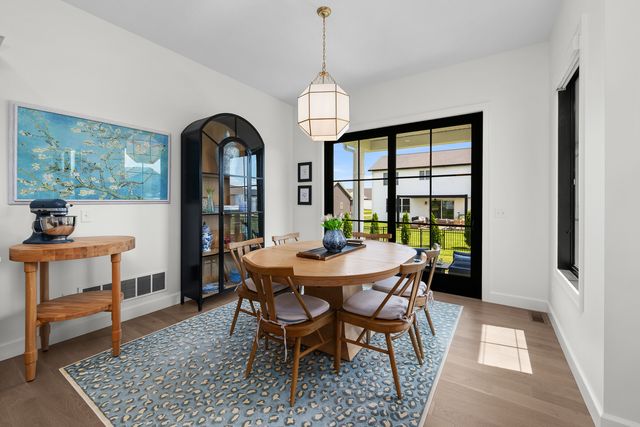 7131 Alvie Lane, Bettendorf, IA 52722