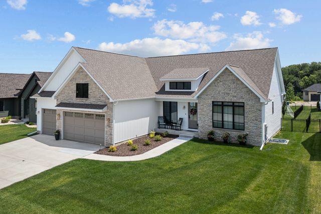 7131 Alvie Lane, Bettendorf, IA 52722