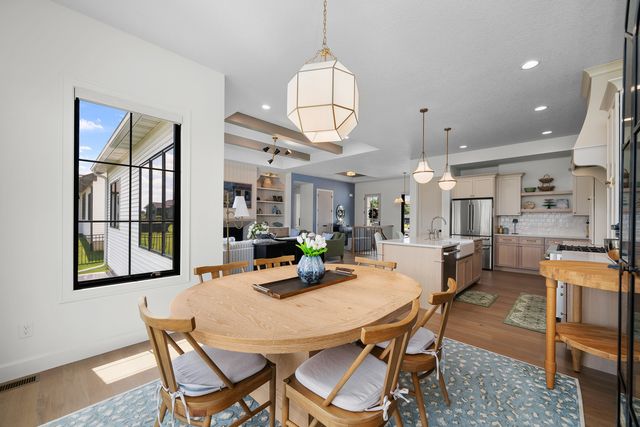 7131 Alvie Lane, Bettendorf, IA 52722