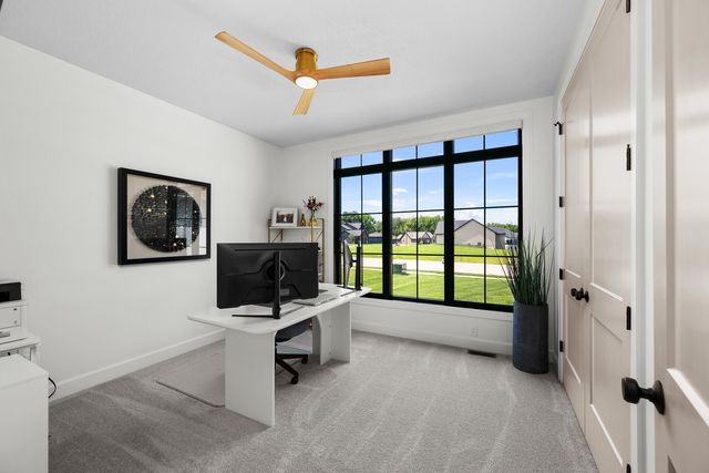 7131 Alvie Lane, Bettendorf, IA 52722