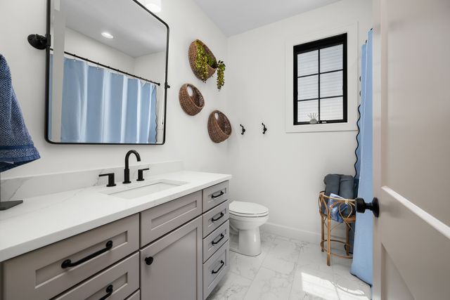7131 Alvie Lane, Bettendorf, IA 52722