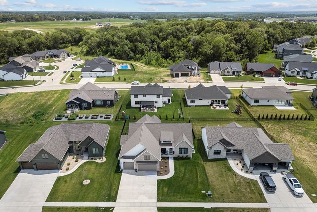 7131 Alvie Lane, Bettendorf, IA 52722