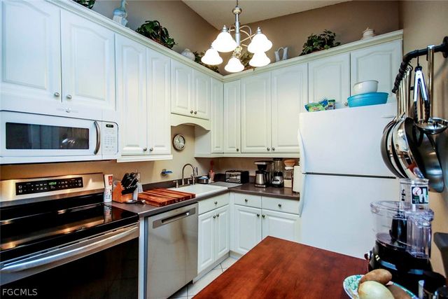 8121 S Woods CIR Unit 5, Fort Myers, FL 33919