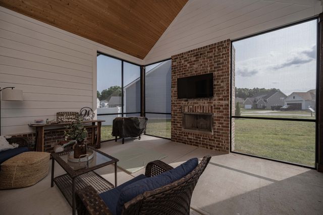 3011 Bootknife Dr, Bell Buckle, TN 37020