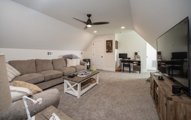 3011 Bootknife Dr, Bell Buckle, TN 37020