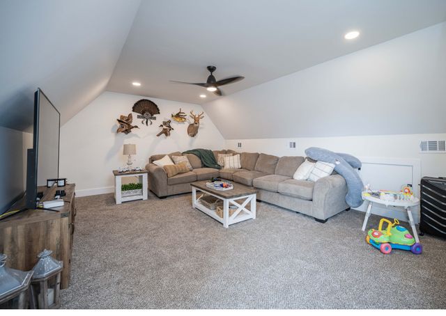 3011 Bootknife Dr, Bell Buckle, TN 37020