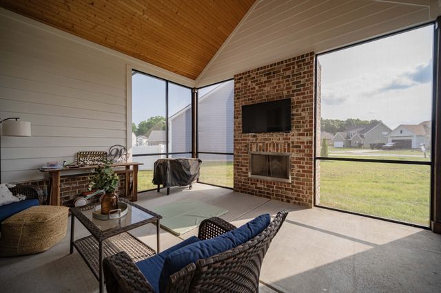 3011 Bootknife Dr, Bell Buckle, TN 37020