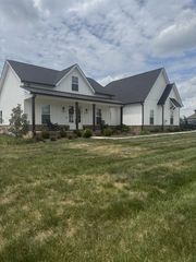 3011 Bootknife Dr, Bell Buckle, TN 37020