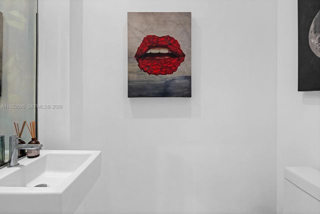 1865 Daytonia Rd, Miami Beach, FL 33141