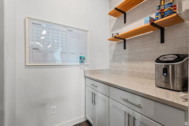 1844 W 2135 S, Woods Cross, UT 84087