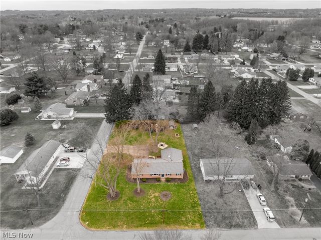 7825 Oakdale Street NW, Massillon, OH 44646