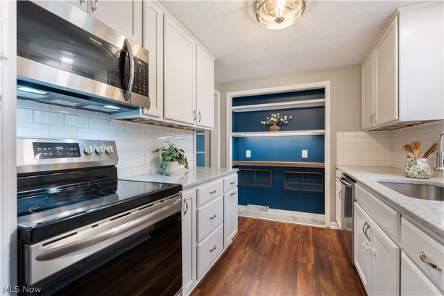 7825 Oakdale Street NW, Massillon, OH 44646