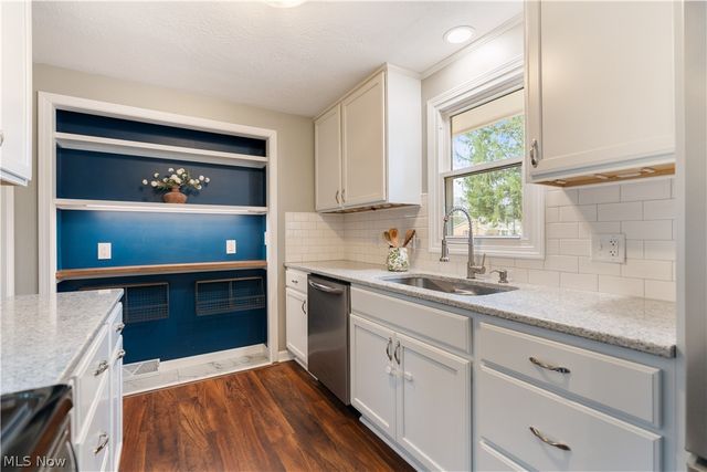 7825 Oakdale Street NW, Massillon, OH 44646