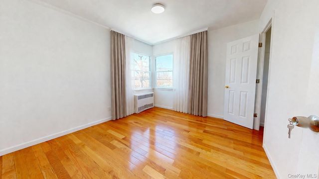 21942 141st Road, Springfield Gardens, NY 11413
