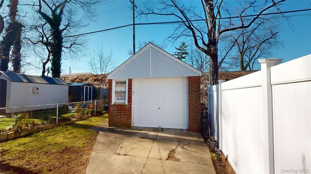 21942 141st Road, Springfield Gardens, NY 11413