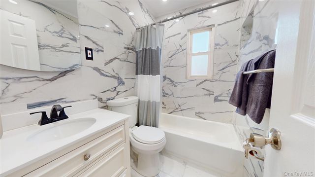 21942 141st Road, Springfield Gardens, NY 11413