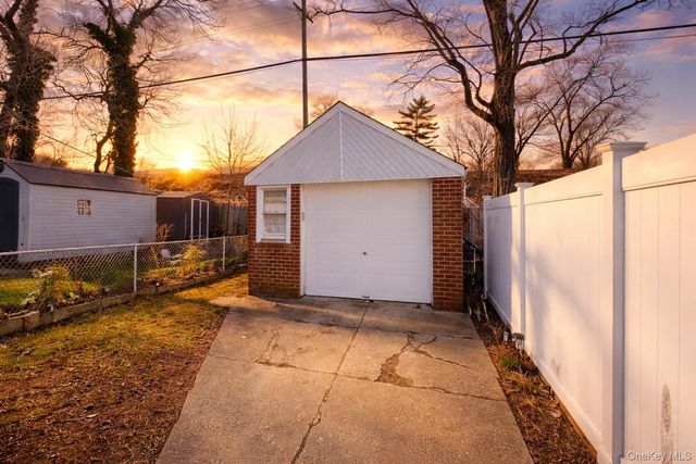 21942 141st Road, Springfield Gardens, NY 11413