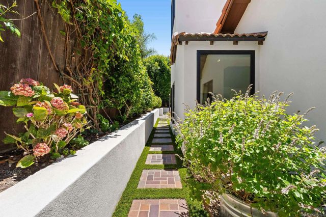 2451 Malibu Way, Del Mar, CA 92014