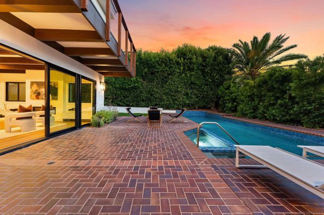 2451 Malibu Way, Del Mar, CA 92014