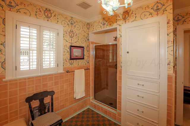 3011 S Hughes Street, Amarillo, TX 79109