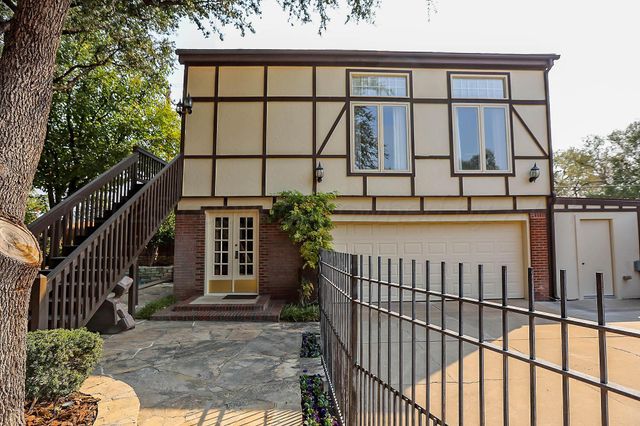 3011 S Hughes Street, Amarillo, TX 79109