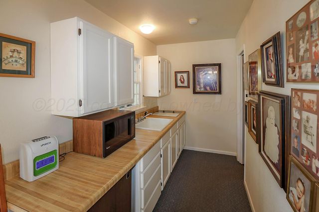 3011 S Hughes Street, Amarillo, TX 79109