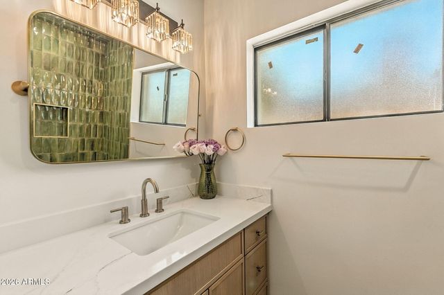 802 W EDGEMONT Avenue, Phoenix, AZ 85007