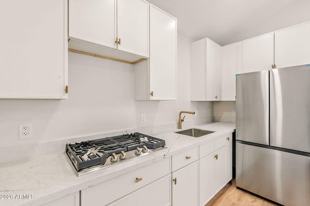 802 W EDGEMONT Avenue, Phoenix, AZ 85007