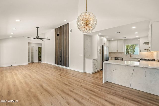 802 W EDGEMONT Avenue, Phoenix, AZ 85007