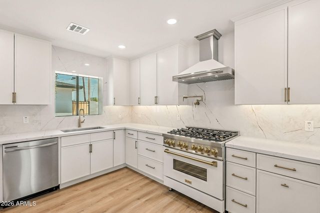 802 W EDGEMONT Avenue, Phoenix, AZ 85007