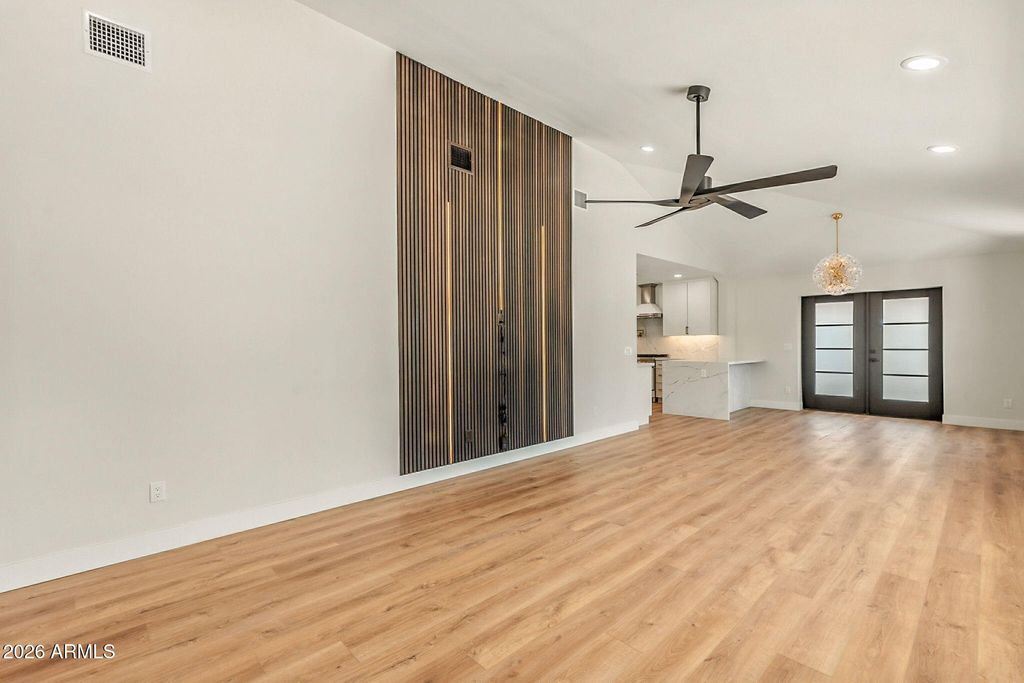 802 W EDGEMONT Avenue, Phoenix, AZ 85007 — photo 4