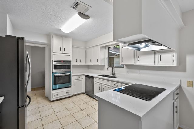 11630 Jaycreek Drive, Houston, TX 77070