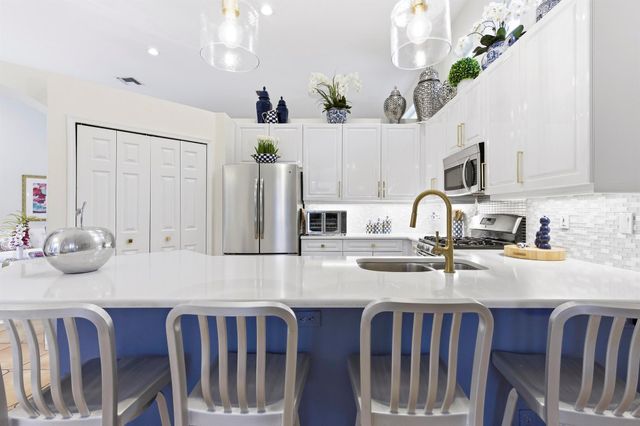 121 Sunset Bay Drive, Palm Beach Gardens, FL 33418