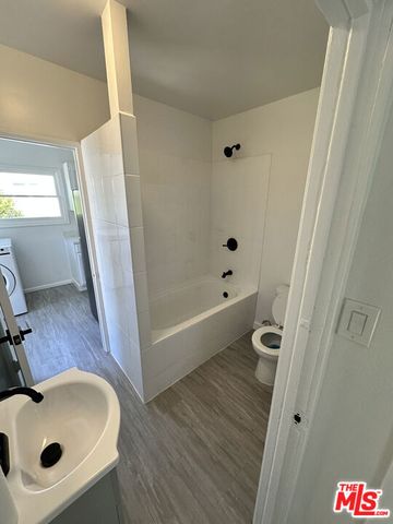 4119 3rd Avenue, Los Angeles, CA 90008