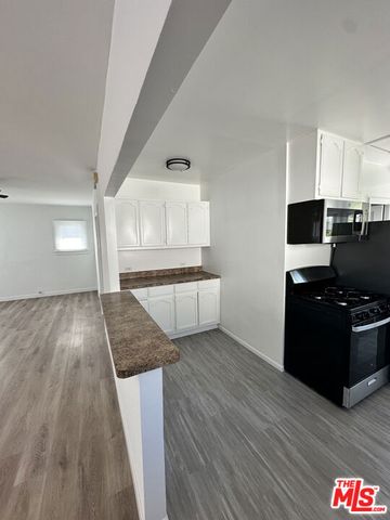 4119 3rd Avenue, Los Angeles, CA 90008