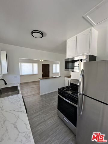 4119 3rd Avenue, Los Angeles, CA 90008