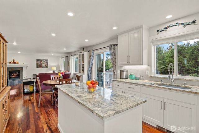 1057 Cascade Lane, Camano Island, WA 98282