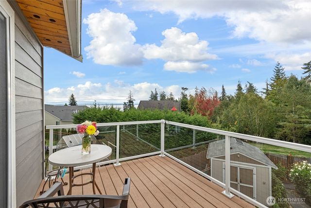 1057 Cascade Lane, Camano Island, WA 98282