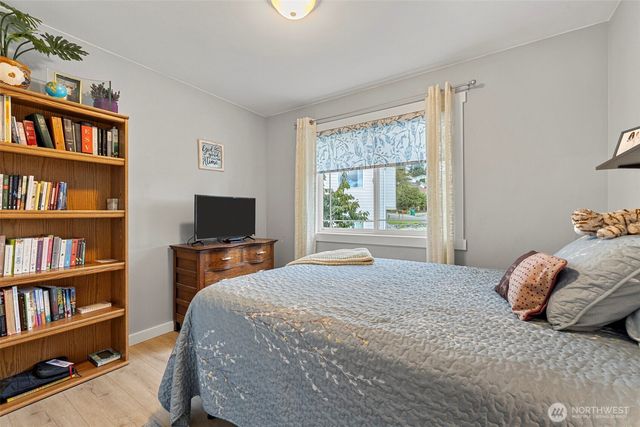 1057 Cascade Lane, Camano Island, WA 98282