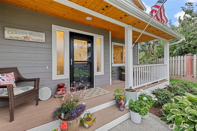 1057 Cascade Lane, Camano Island, WA 98282