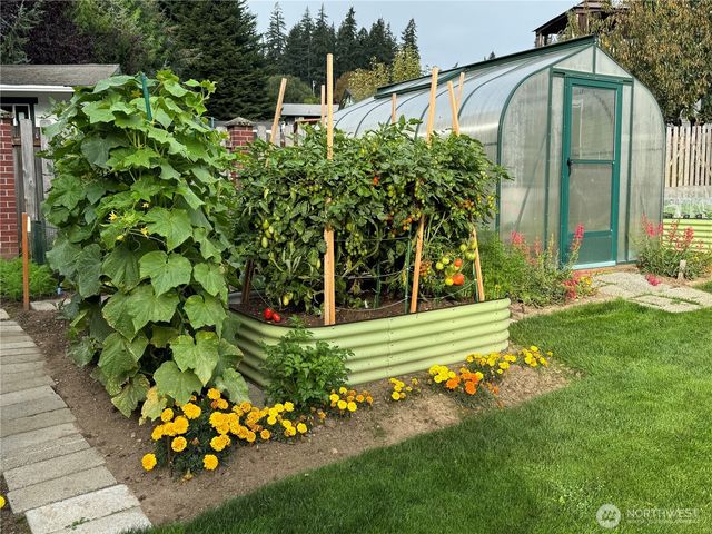 1057 Cascade Lane, Camano Island, WA 98282